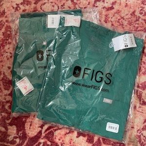 NWT Figs Hunter Green Set